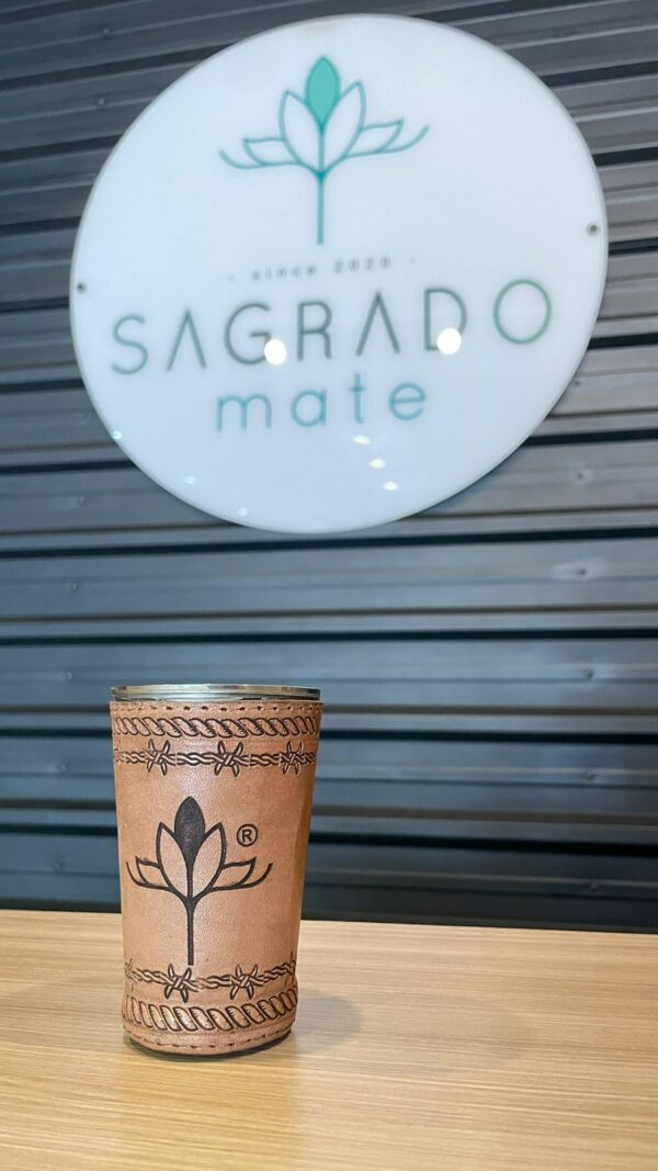 Copo para Tereré encapado em couro Sagrado Mate